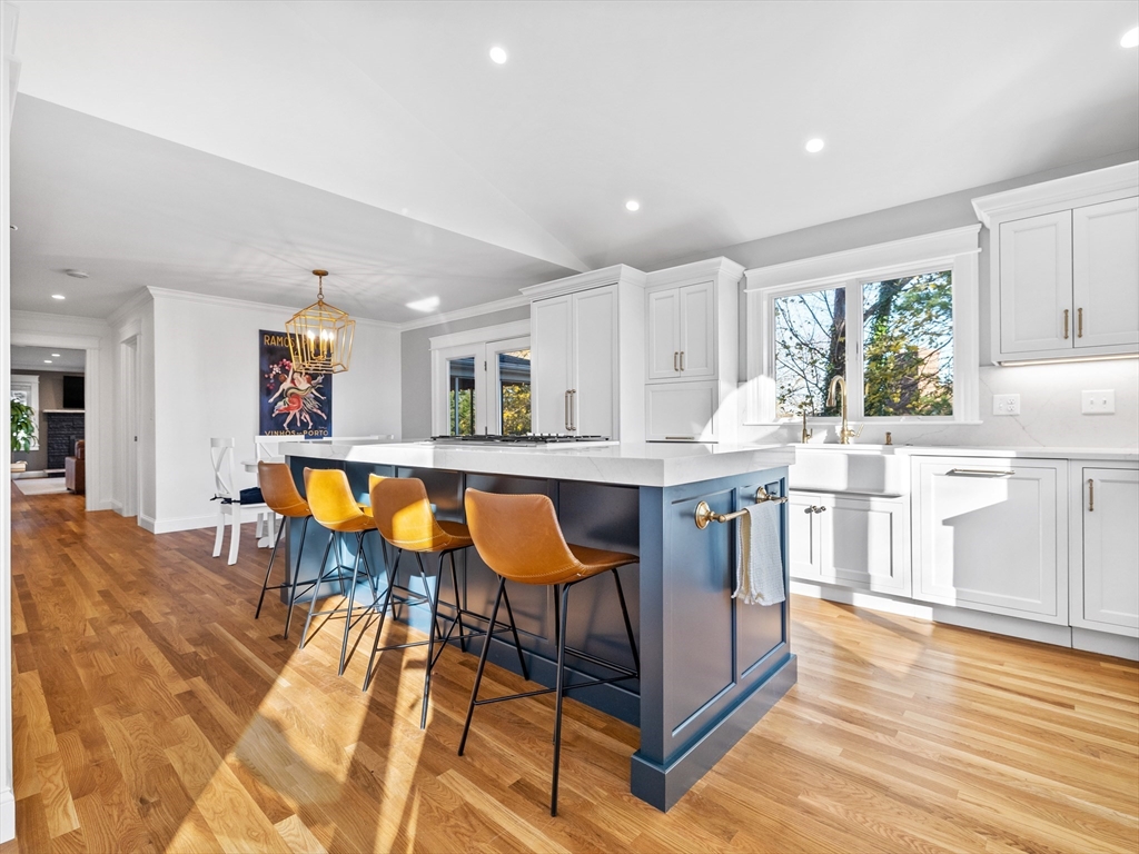 25 Falmouth Rd, Arlington, MA Photo #10
