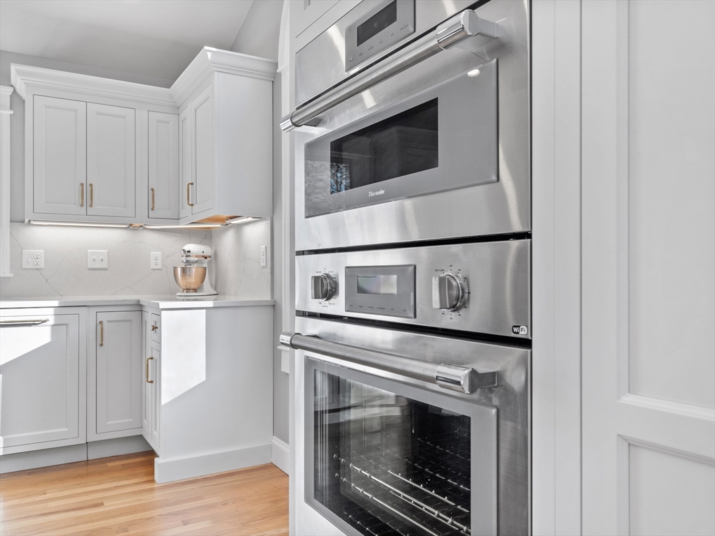 25 Falmouth Rd, Arlington, MA Photo #9