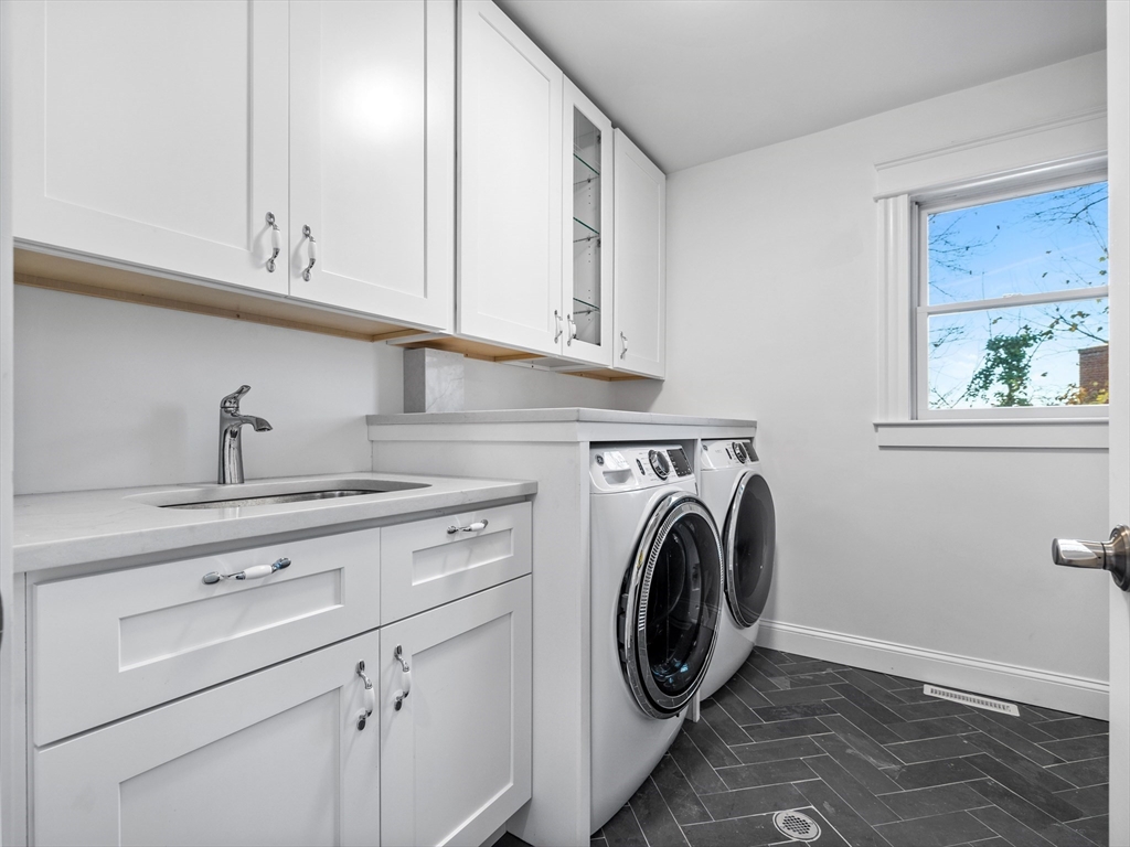 25 Falmouth Rd, Arlington, MA Photo #14