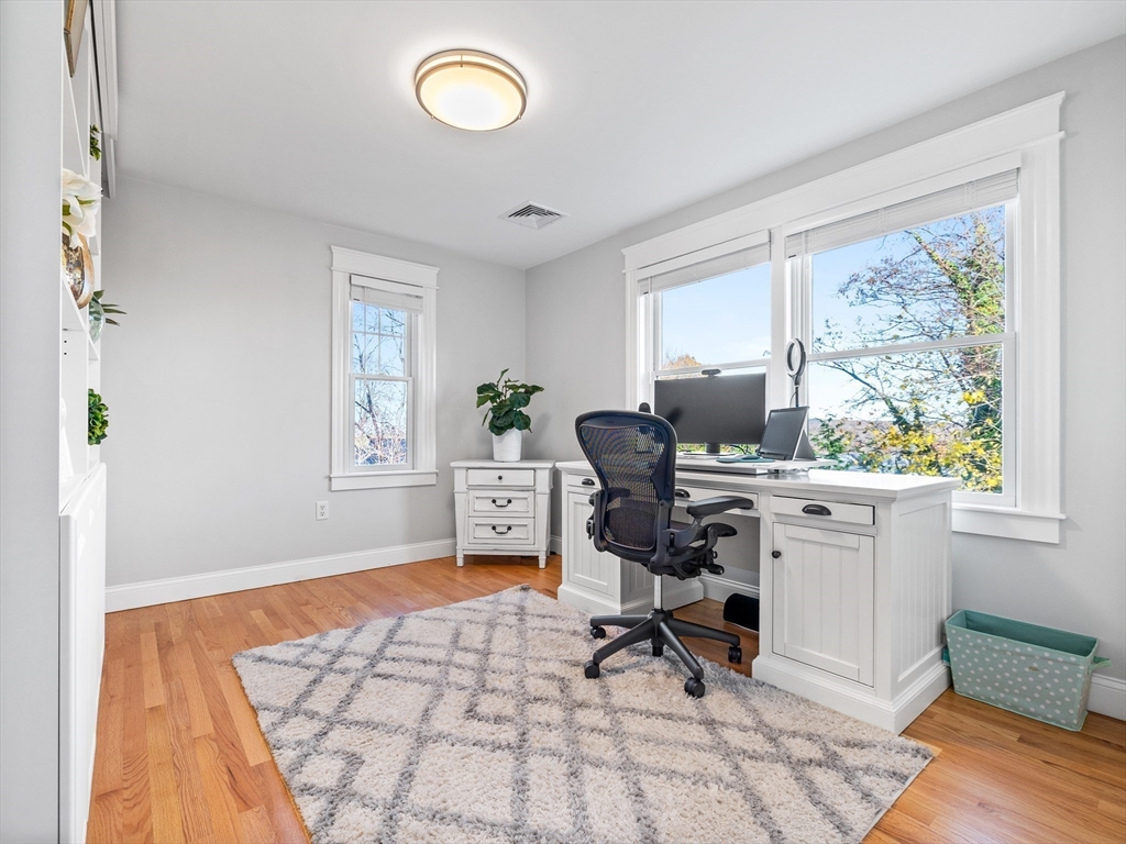 25 Falmouth Rd, Arlington, MA Photo #28