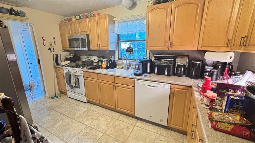 74 Elm St #A, Framingham, MA Photo #15