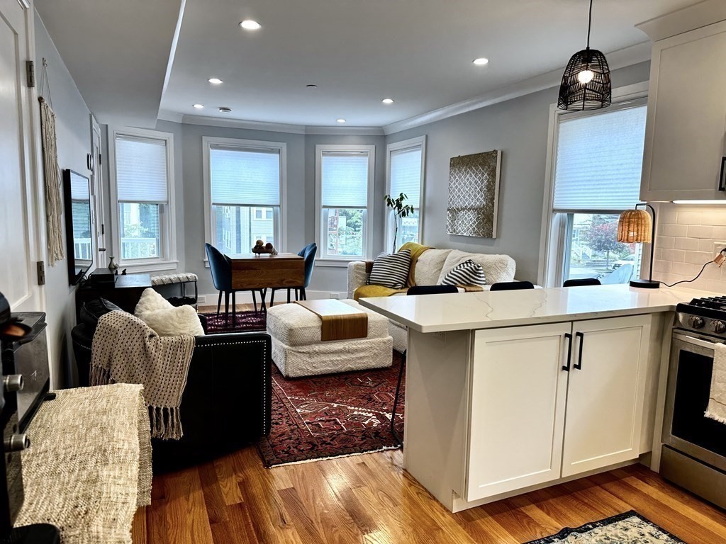 650 Hyde Park Ave 2L