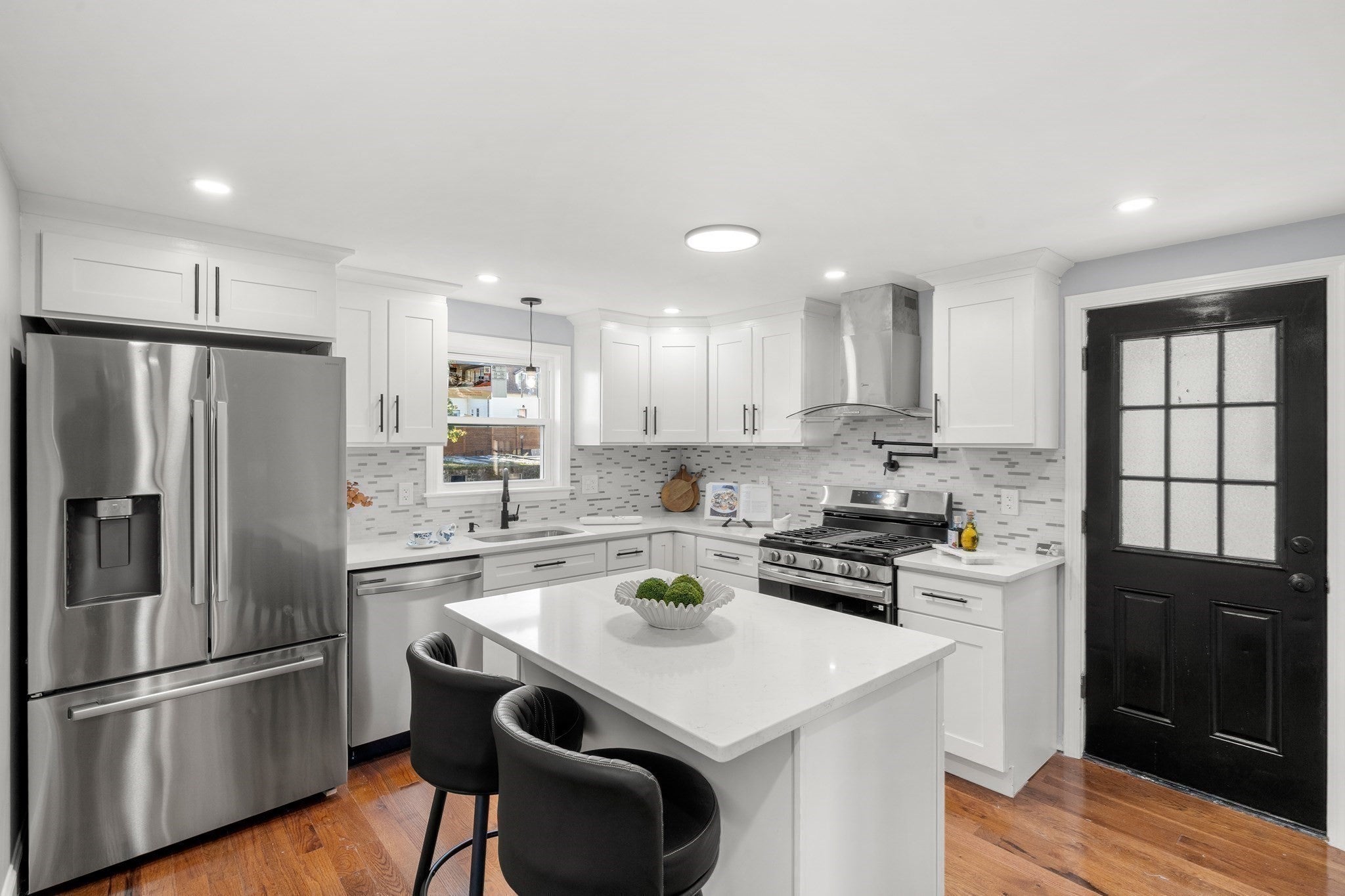 18 Derne ST, Everett, MA Photo #14
