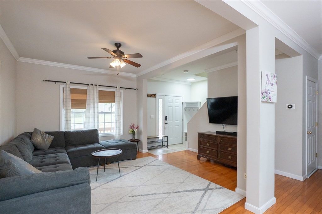 7 Oakes Cir 7