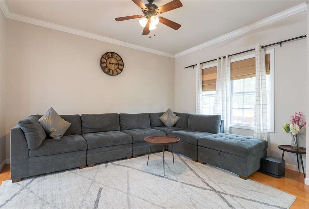 7 Oakes Cir 7