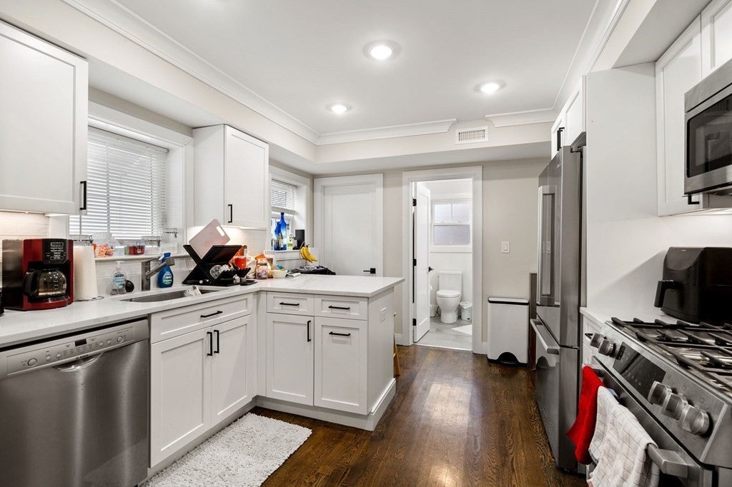 11-15 Pomeroy St