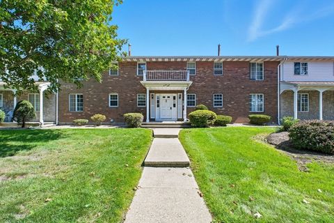 Photo of 98 Fuller St #32, Ludlow, MA 01056 (MLS # 73481296)