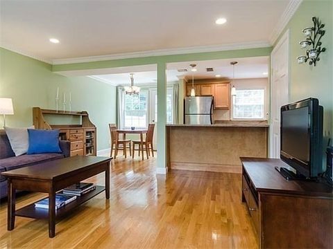 58 Robert Dr 58 Bedford MA 01730