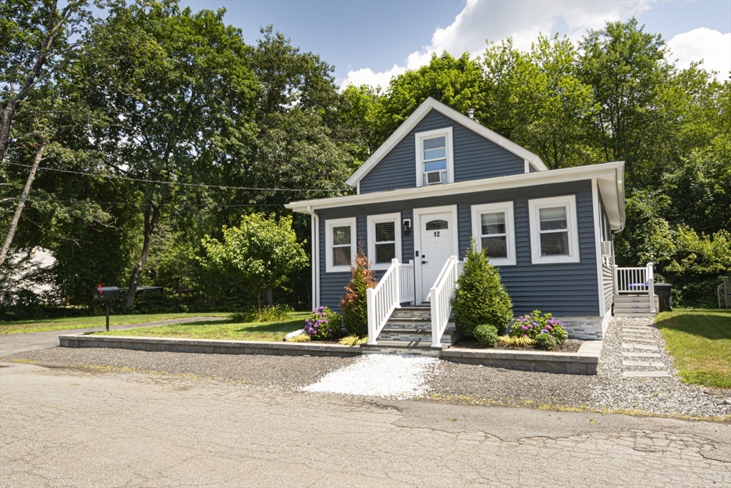 12 Crump St
