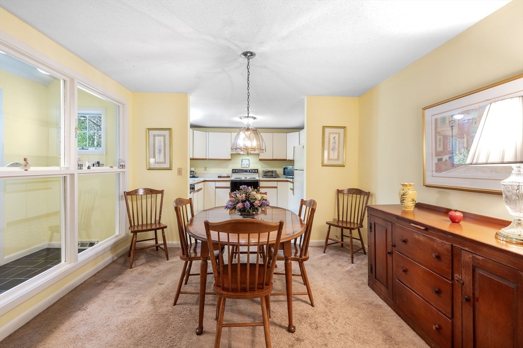 12 Chilmark Dr 12