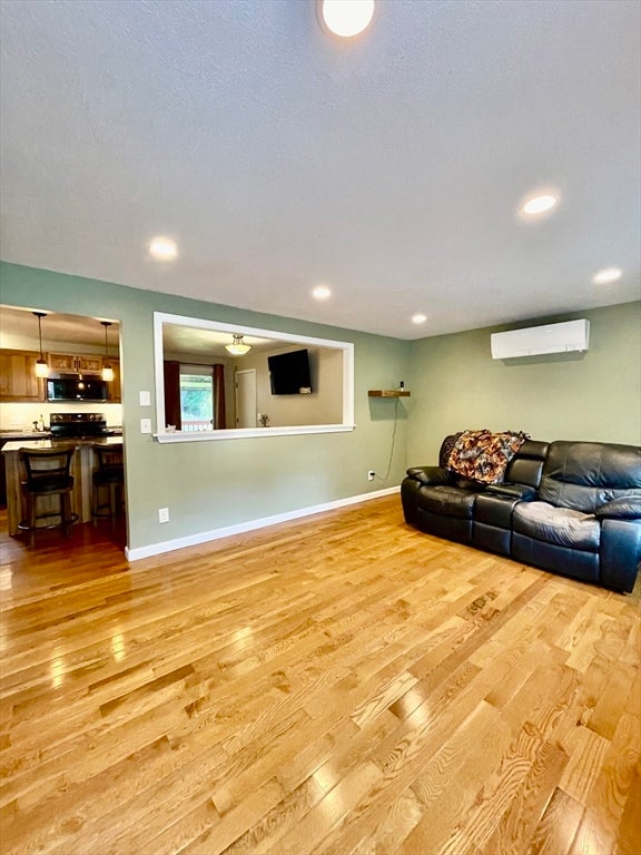 477 Clark St, Gardner, MA Photo #5
