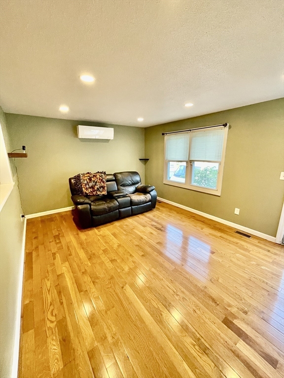 477 Clark St, Gardner, MA Photo #6