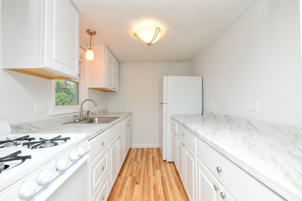 27 Lake Dr, Plymouth, MA, 27 Lake Dr, Plymouth, MA Photo #7