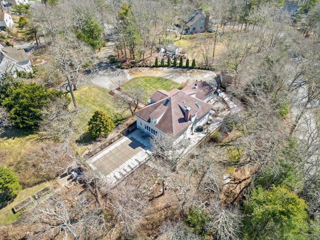 3 Wolf Rd