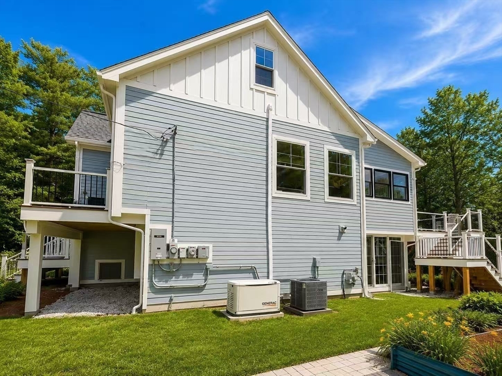 22 Meadowbrook Rd