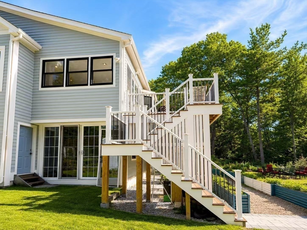 22 Meadowbrook Rd