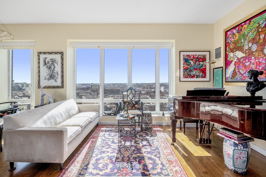 400 Stuart St 17C