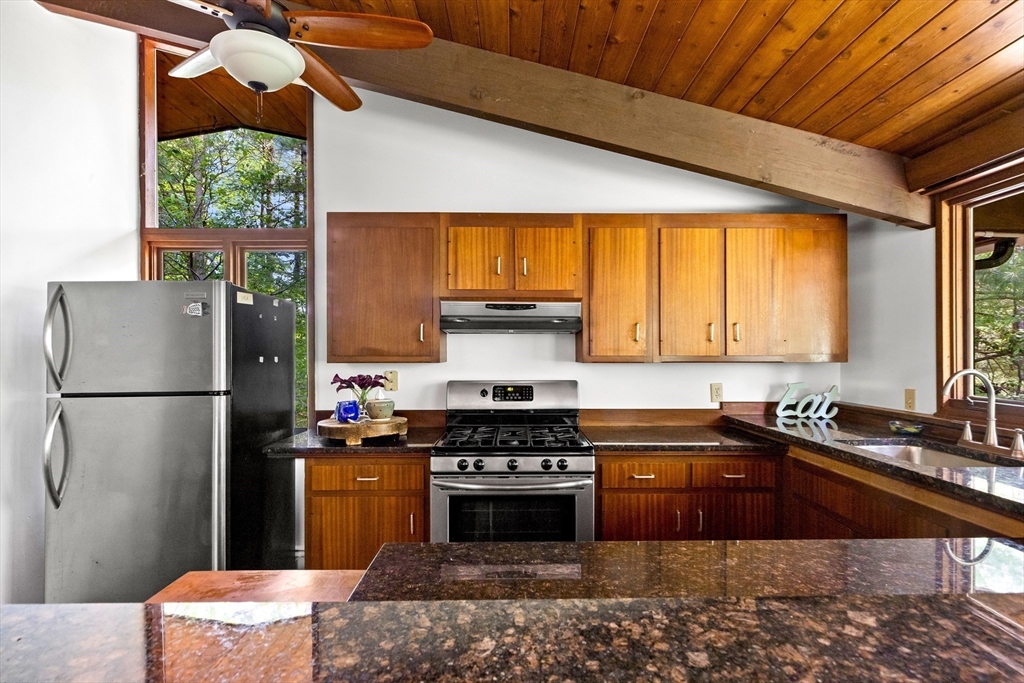 9 Turtleback Rd