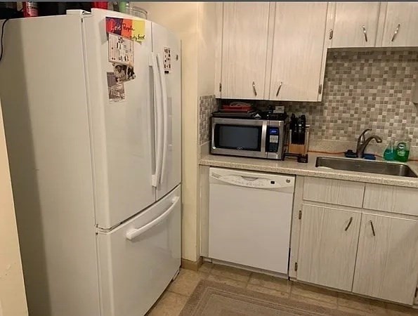 10 Scottfield Road 14