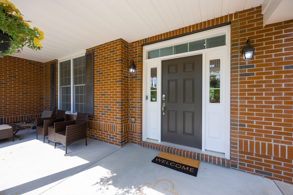 3 Lexington Dr