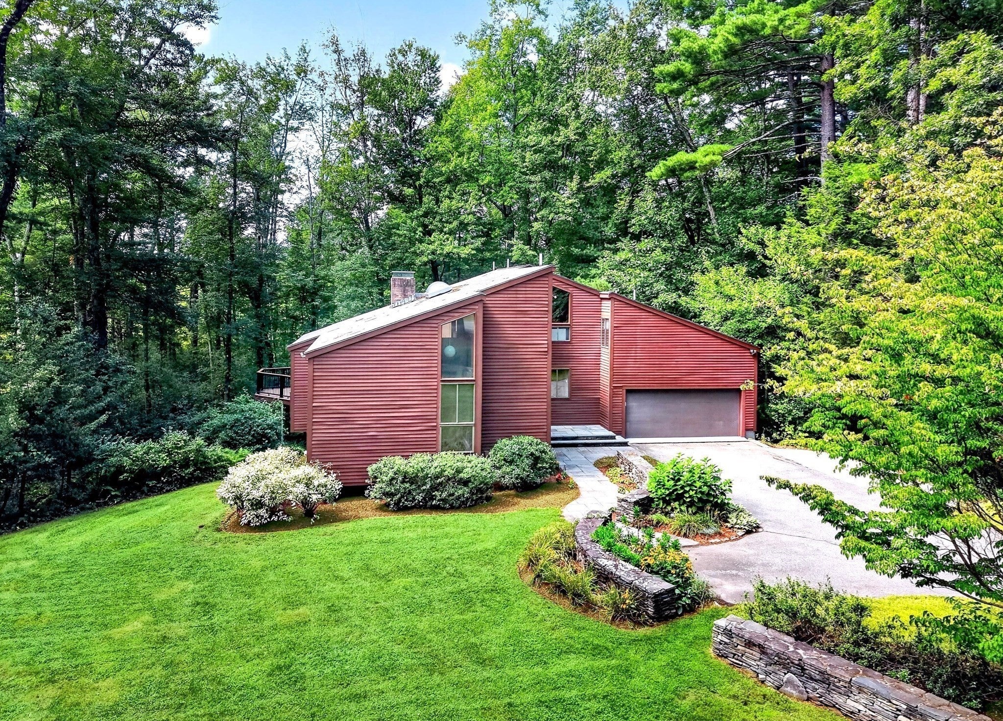 Photo of 26 Old Stagecoach Rd, Bedford, MA
