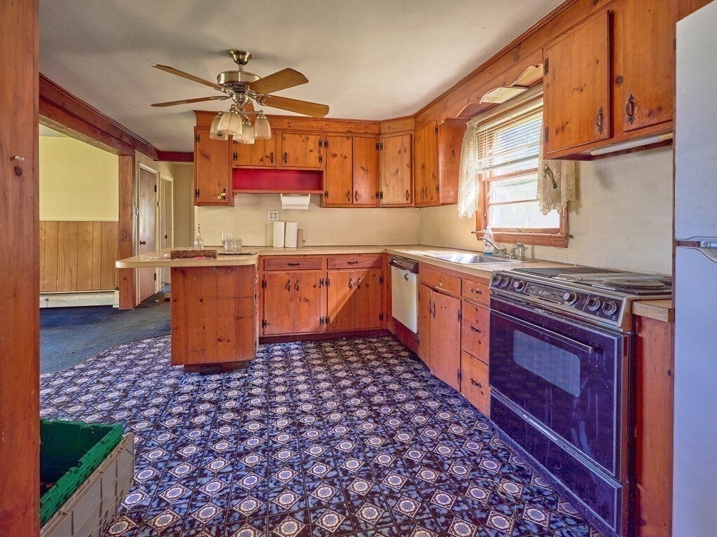 11 West St, Grafton, MA, 11 West St, Grafton, MA Photo #10