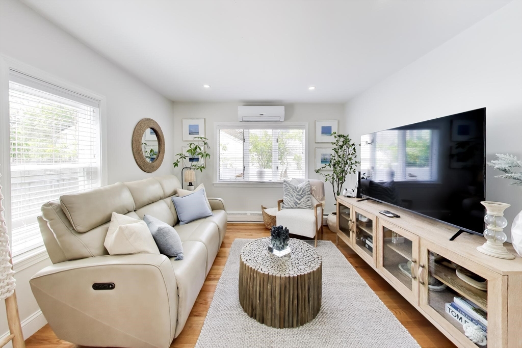 405 Whiting Ave