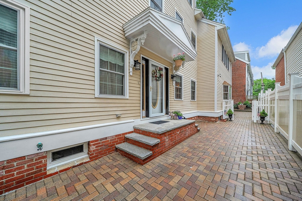 13 Oak St