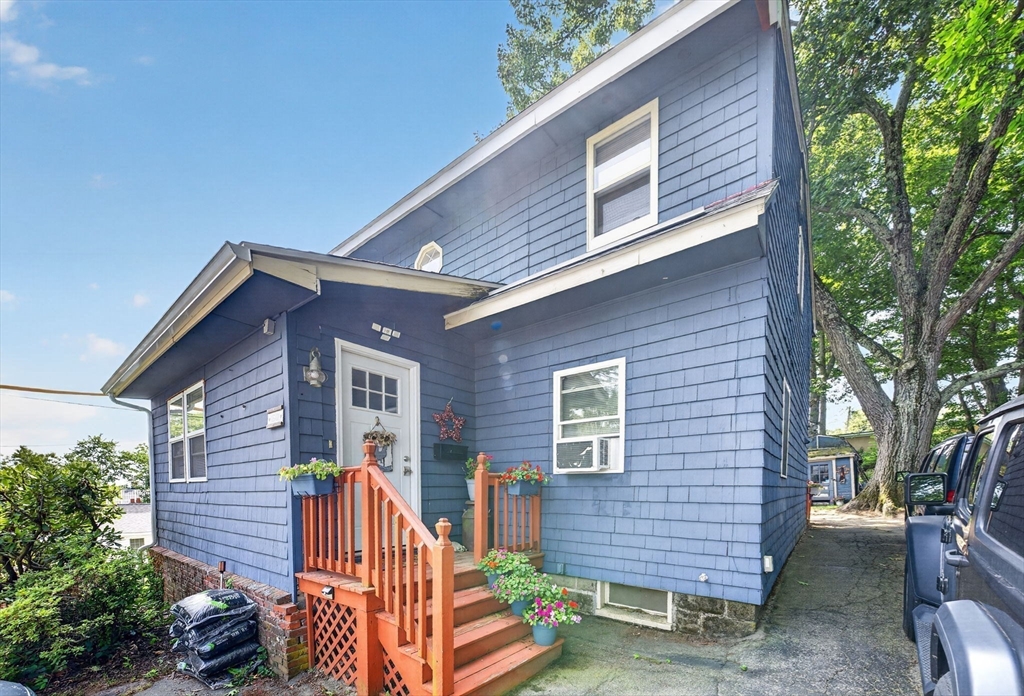 60 Harriett Ave