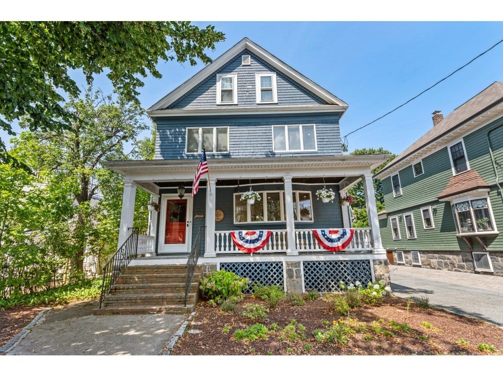 Photo of 217 Pleasant Street, Winthrop, MA