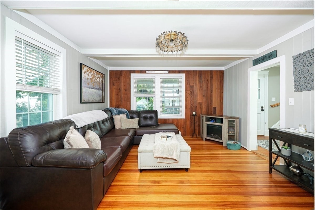 1 Richmond Ave, Milford, MA Photo #6
