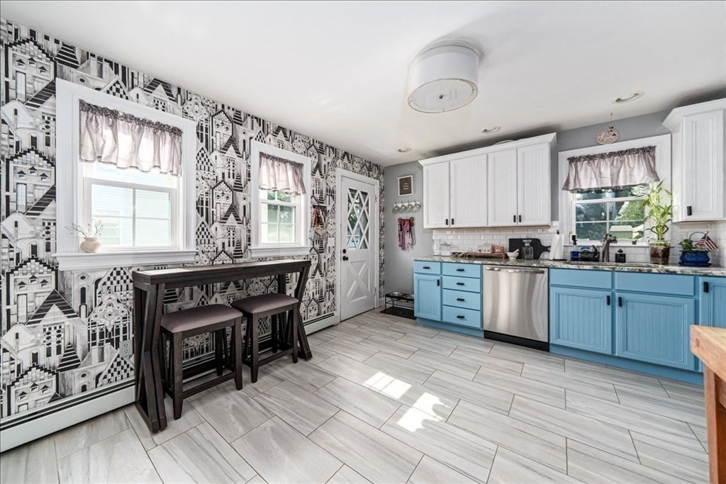 1 Richmond Ave, Milford, MA Photo #12