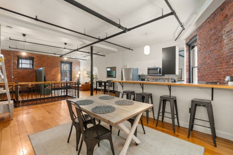 Photo of 19 Stanhope St #1B, Boston, MA 02116 (MLS # 73587120)