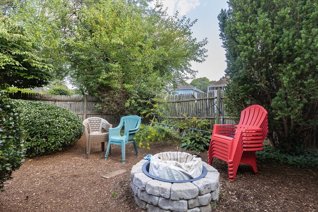 Watertown, Massachusetts 02472, United States, 2 Bedrooms Bedrooms, ,1 BathroomBathrooms,Residential,Active,224100