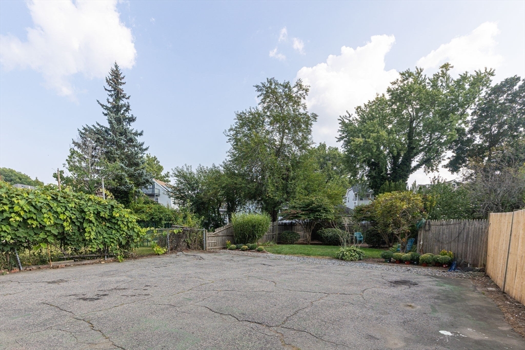 Watertown, Massachusetts 02472, United States, 2 Bedrooms Bedrooms, ,1 BathroomBathrooms,Residential,Active,224100