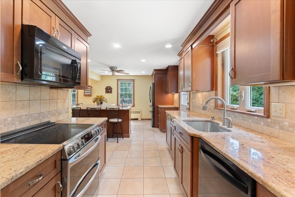 23 Meadow Brook Rd, Raynham, MA, 23 Meadow Brook Rd, Raynham, MA Photo #9