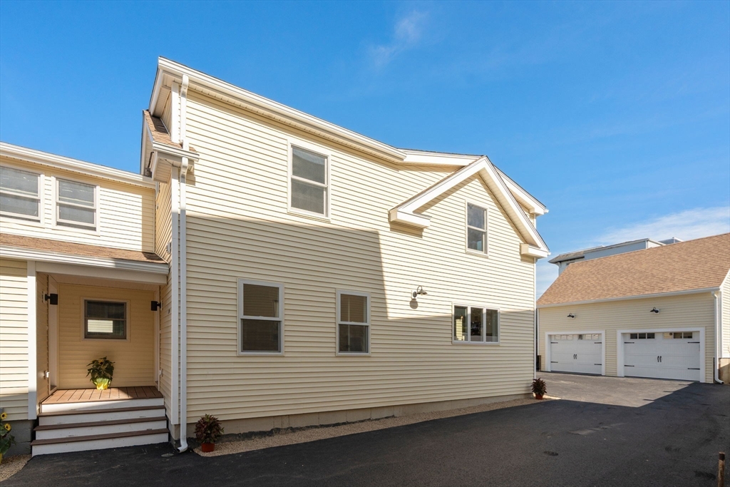 15 Addison Street B