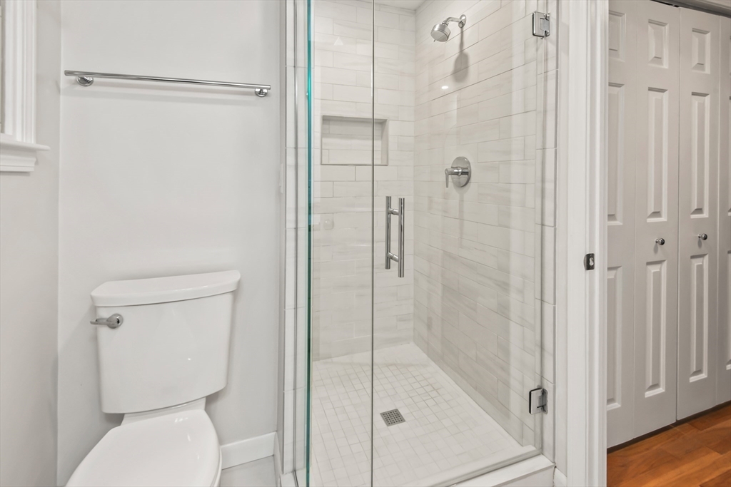 Framingham, Massachusetts 01702, United States, 4 Bedrooms Bedrooms, ,3 BathroomsBathrooms,Residential,Active,243719