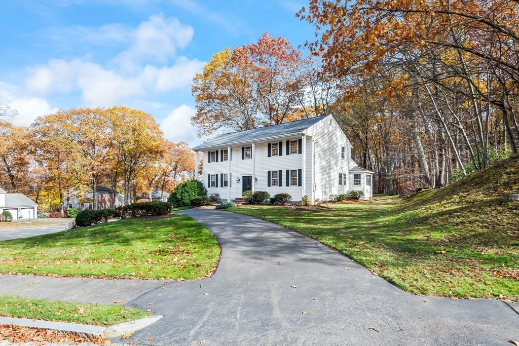 Framingham, Massachusetts 01702, United States, 4 Bedrooms Bedrooms, ,3 BathroomsBathrooms,Residential,Active,243719