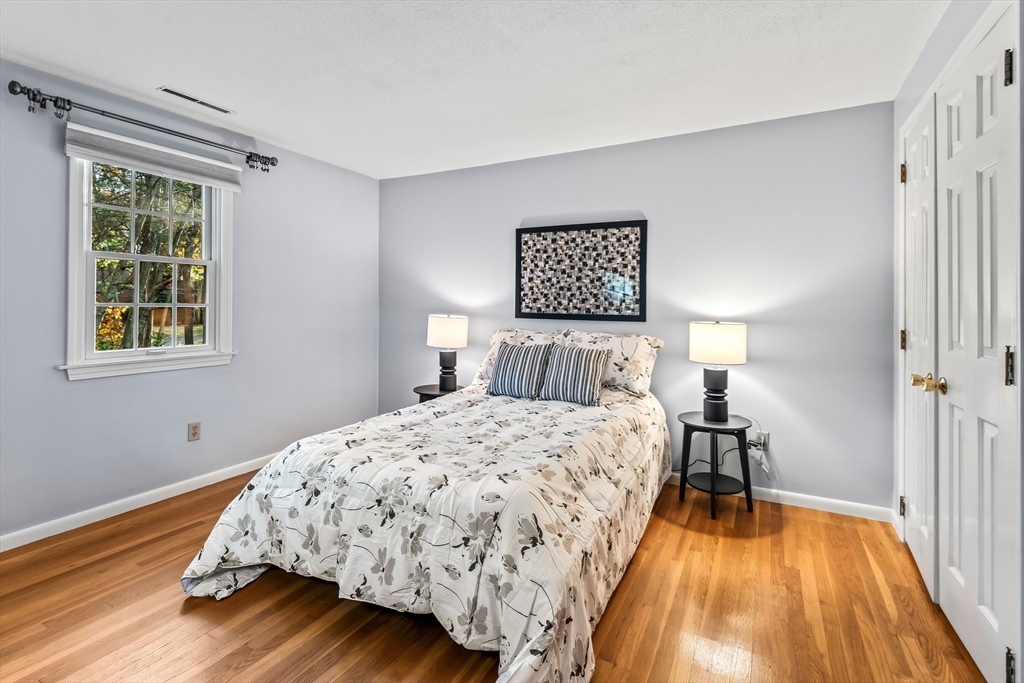 Framingham, Massachusetts 01702, United States, 4 Bedrooms Bedrooms, ,3 BathroomsBathrooms,Residential,Active,243719