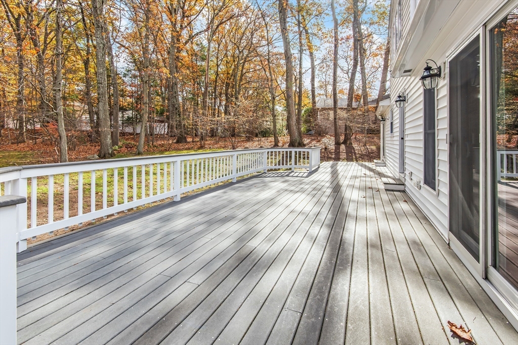 Framingham, Massachusetts 01702, United States, 4 Bedrooms Bedrooms, ,3 BathroomsBathrooms,Residential,Active,243719