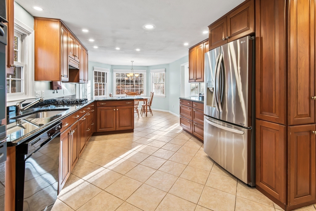 Framingham, Massachusetts 01702, United States, 4 Bedrooms Bedrooms, ,3 BathroomsBathrooms,Residential,Active,243719