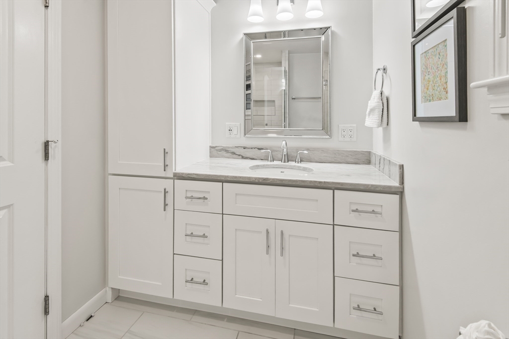 Framingham, Massachusetts 01702, United States, 4 Bedrooms Bedrooms, ,3 BathroomsBathrooms,Residential,Active,243719