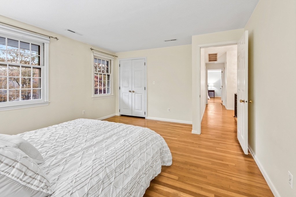 Framingham, Massachusetts 01702, United States, 4 Bedrooms Bedrooms, ,3 BathroomsBathrooms,Residential,Active,243719