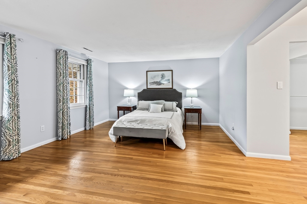 Framingham, Massachusetts 01702, United States, 4 Bedrooms Bedrooms, ,3 BathroomsBathrooms,Residential,Active,243719