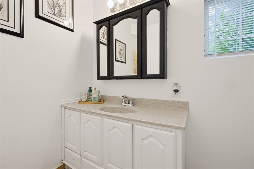 25 Old Elmdale Rd, Uxbridge, MA, 25 Old Elmdale Rd, Uxbridge, MA Photo #21