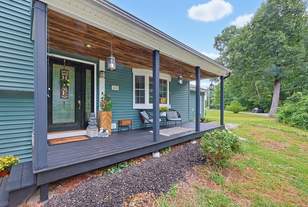 25 Old Elmdale Rd, Uxbridge, MA, 25 Old Elmdale Rd, Uxbridge, MA Photo #3