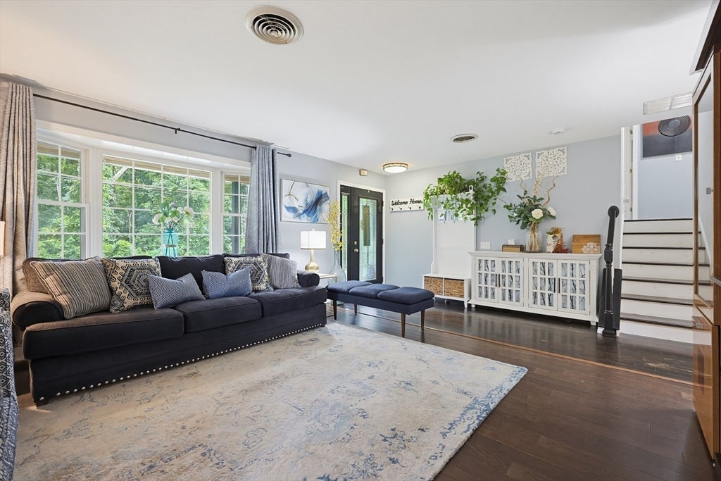 25 Old Elmdale Rd, Uxbridge, MA, 25 Old Elmdale Rd, Uxbridge, MA Photo #6
