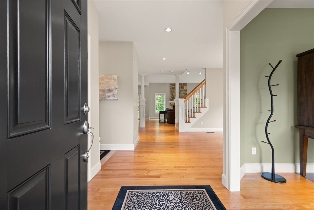 43 Winterberry Ln