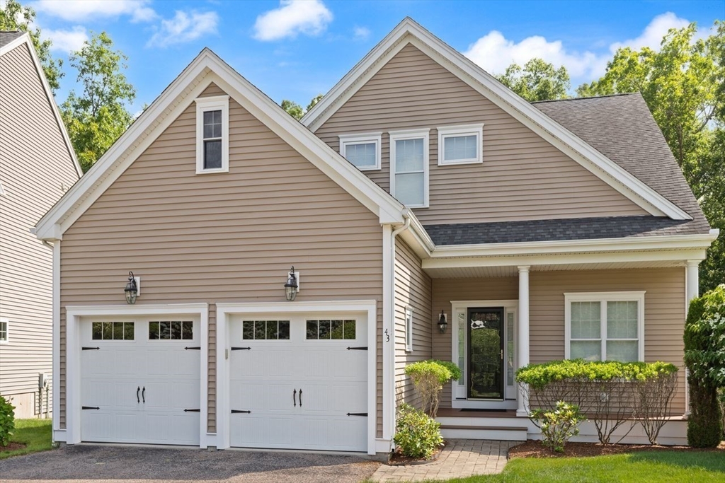 43 Winterberry Ln